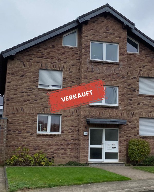 Gemütliche 2 1/2 Zimmer-Dachgeschosswohnung in Moers-Vinn mit großem Balkon